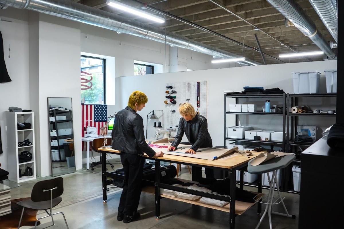 Members at work in their unit, Des Moines