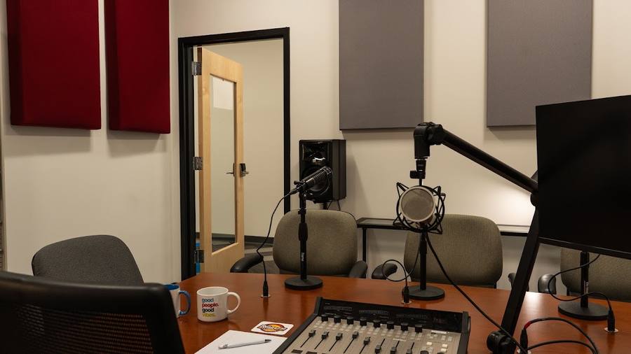 Member podcast studio office, St. Louis